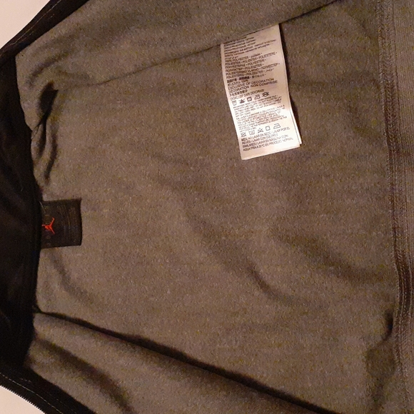 Nike Air Jordan Infant Tracksuit| 12M | Black,Grey,Red,White - Picture 9 of 10